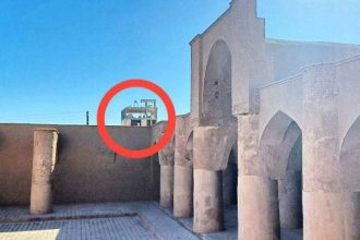 ثبت جهانی یکی از اولین مساجد ساخته شده در ایران، فدای یک اپارتمان چهار طبقه؟/ چرا شهرداری دامغان به ساخت این بنا اصرار دارد؟ (فیلم)